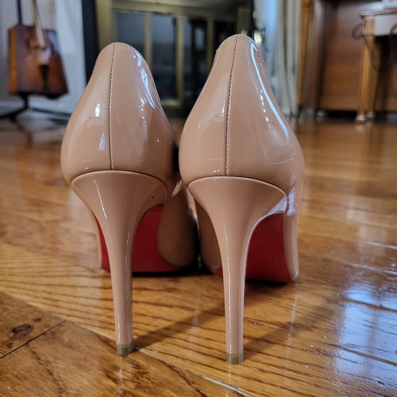 Christian Louboutin Nude Patent Heels with Red Soles - Picture 6 of 12